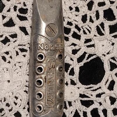 Lot 371: Mixed Vintage/Antique Lot