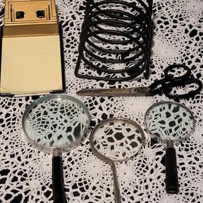 Lot 372: Vintage Desktop lot