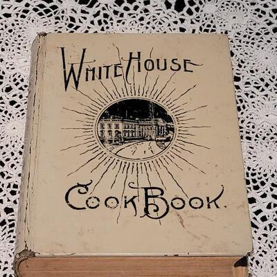 Lot 376: Antique 1903 The White House Cookbook