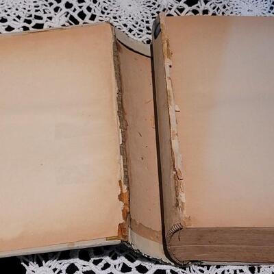Lot 376: Antique 1903 The White House Cookbook