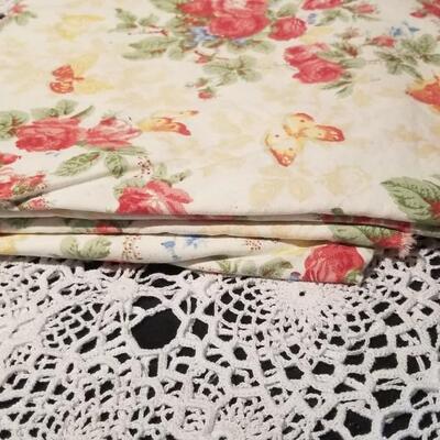 Lot 383: RALPH LAUREN Fabric - More than 3 Yards