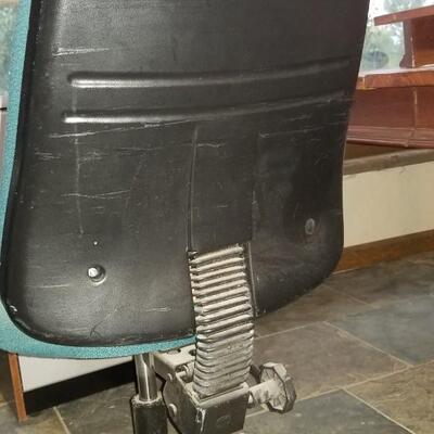 Lot 384: Office Chair - Has tips in Back rest
