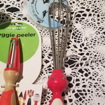 Lot 390: New Fun face Kitchen Utensils 