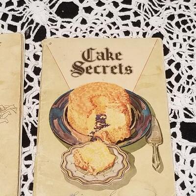 Lot 399: 1929 & 1941 Cake Recipes Books