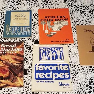 Lot 406: Vintage Cookbook Lot