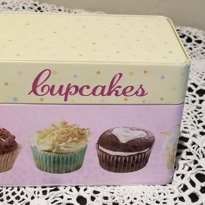 Lot 408: Cupcake Recipe box filled with Cupcake Recipes 