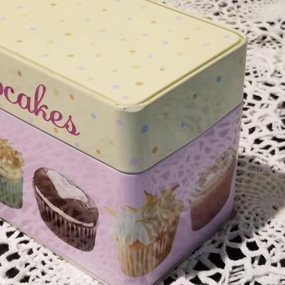 Lot 408: Cupcake Recipe box filled with Cupcake Recipes 