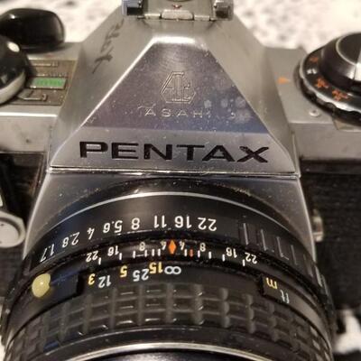 Lot 418: Vintage Pentex 35mm Camera
