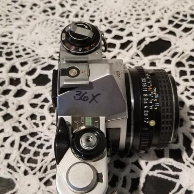 Lot 418: Vintage Pentex 35mm Camera