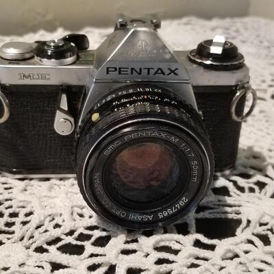 Lot 418: Vintage Pentex 35mm Camera