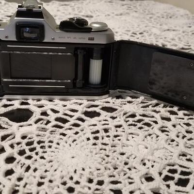 Lot 418: Vintage Pentex 35mm Camera