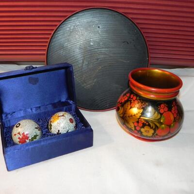 LOT 168  CHINESE BALLS