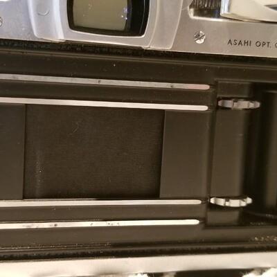 Lot 422: Vintage Honeywell Pentex 35mm Camera with Case