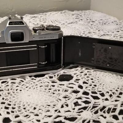Lot 422: Vintage Honeywell Pentex 35mm Camera with Case