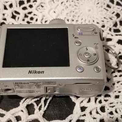 Lot 423: Nikon CoolPix P2 Digital Camera