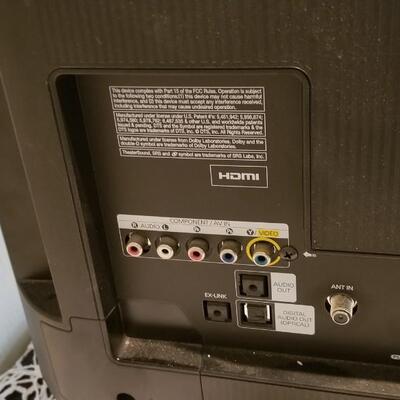 Lot 424: Samsung Flatscreen HDMI 26" TV with Manual 