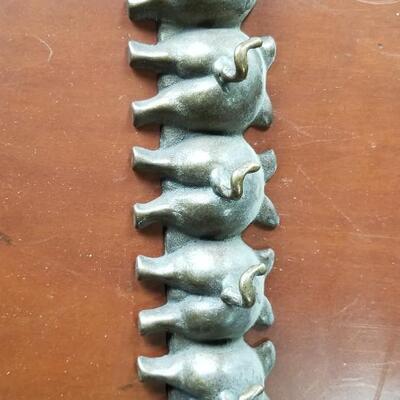 Lot 431: Pig Tushies Keys Holder 