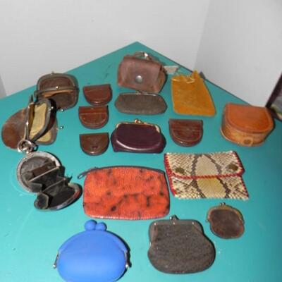 LOT 239   MENS SMALLS