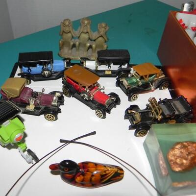 LOT 239   MENS SMALLS