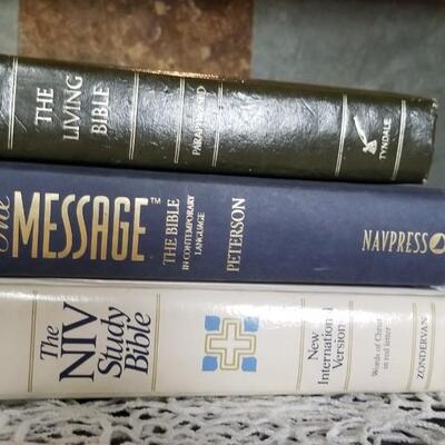 Lot 434: NIV Study Bible, The Living Bible and the Bible - The Message 