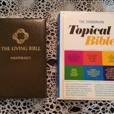 Lot 435: Paraphrased Living Bible and Topical Bible