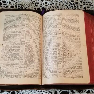Lot 439: Antique 1800's Teachers Edition Holy Bible