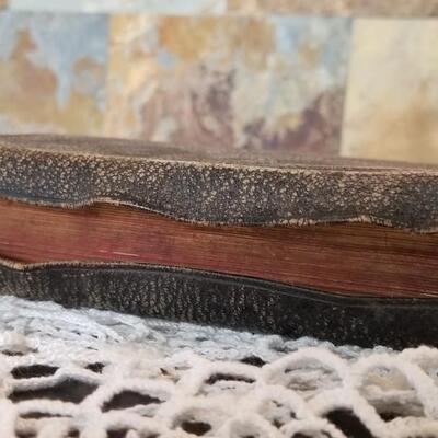Lot 439: Antique 1800's Teachers Edition Holy Bible