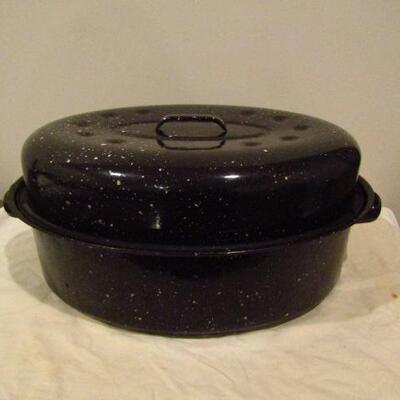 Enameled Oval Roasting Pan with Lid