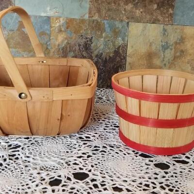Lot 442: Longenberger Style basket and Small Harvest Basket