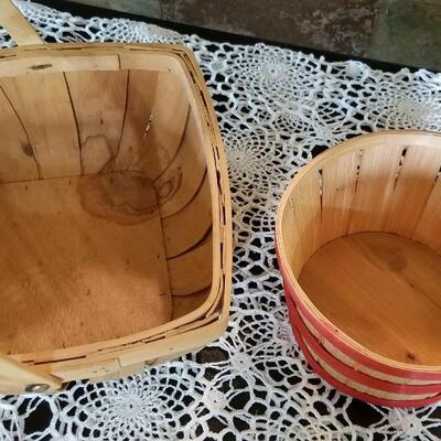 Lot 442: Longenberger Style basket and Small Harvest Basket