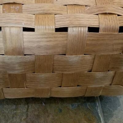 Lot 445: Vintage Picnic Basket