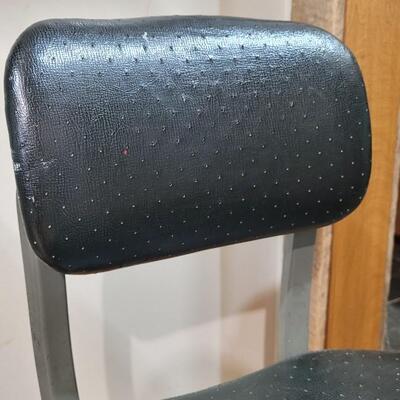 Lot 452: Vintage Mid Century Modern Office Chair by REMINGTON RAND 31" x 16" x 16"