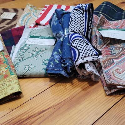 Lot 455: Assorted Fabric Bundle (Butterflies, Plaid)