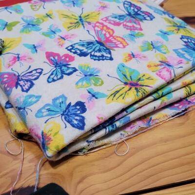 Lot 455: Assorted Fabric Bundle (Butterflies, Plaid)