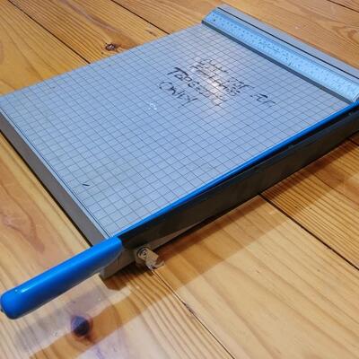 Lot 462: Vintage QUILL Paper Trimmer 