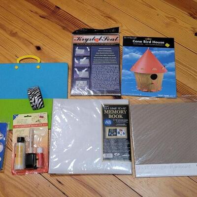 Lot 466: Arts and Crafts FUN Bundle