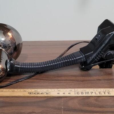 Lot 469: Clip Light WORKS