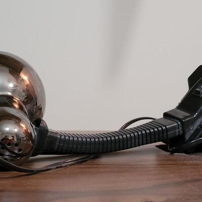 Lot 469: Clip Light WORKS
