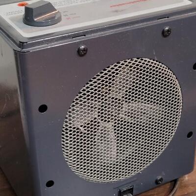 Lot 477: Small TOASTMASTER Heater/Fan 