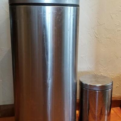 Lot 486: Stainless Trash Cans - Kitchen & Bathroom