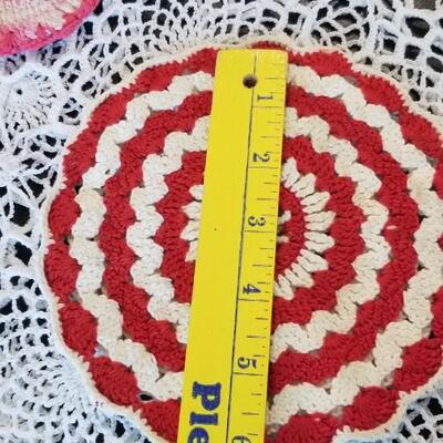 Lot 487: Vintage Handmade Potholders and Hot Pads