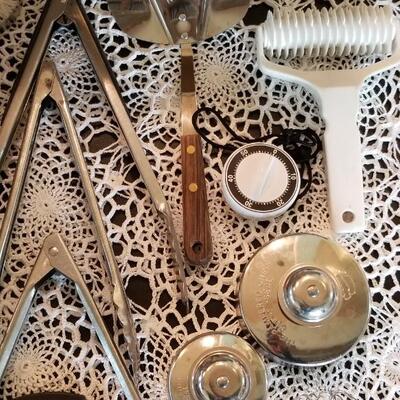 Lot 489: Kitchen Utensils Lot