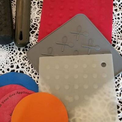 Lot 490: Hot Pads & Pot Holders Lot