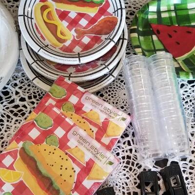 Lot 492: Disposible Plates, Napkins, Straws and Kitchen Clips