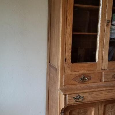 Lot 493: Antique 1 piece Hutch