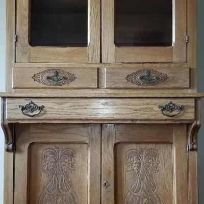 Lot 493: Antique 1 piece Hutch