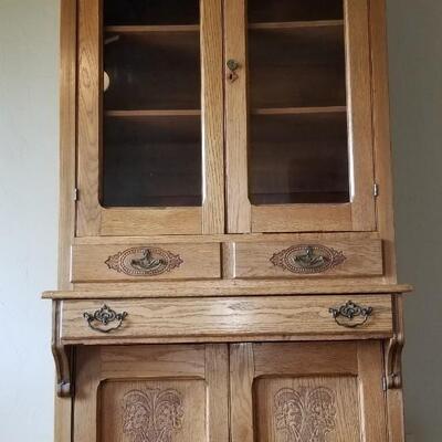 Lot 493: Antique 1 piece Hutch