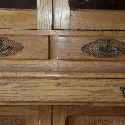Lot 493: Antique 1 piece Hutch
