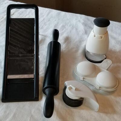 Lot 495: Kitchen Gadgets Lot