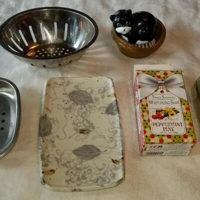 Lot 497: Soaps, Ceramic soap dish, Stainless soap dishes & Cat Scrubber 